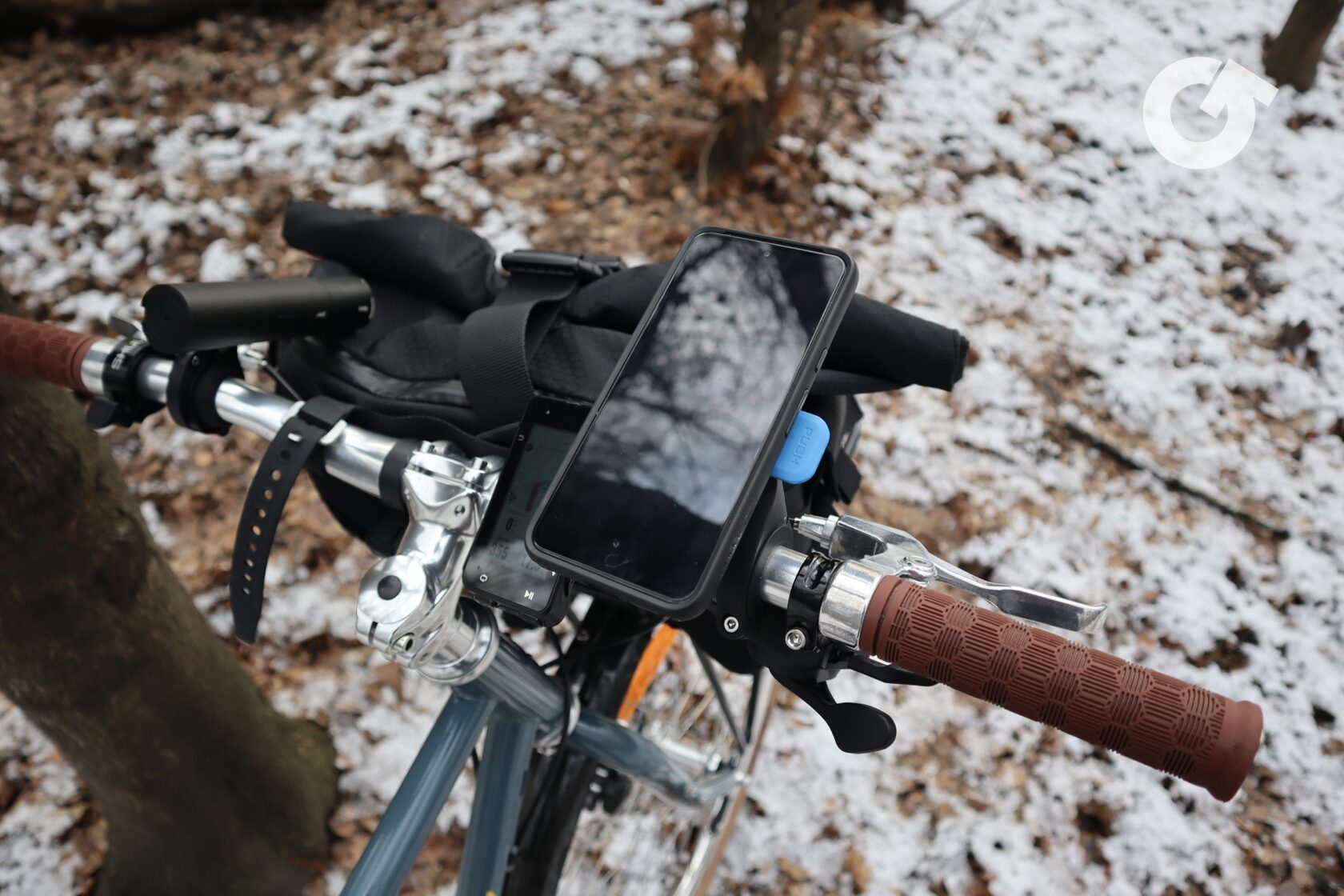 Shulz OK Commuter 2025. Руль с установленными аксессуарами