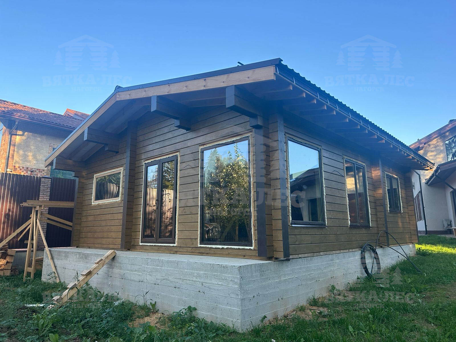 Металлический дом в Усть-Лабинска ландшафт