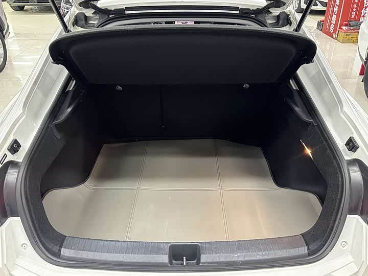 Volkswagen_Lamando_L_автомобиль_из_китая