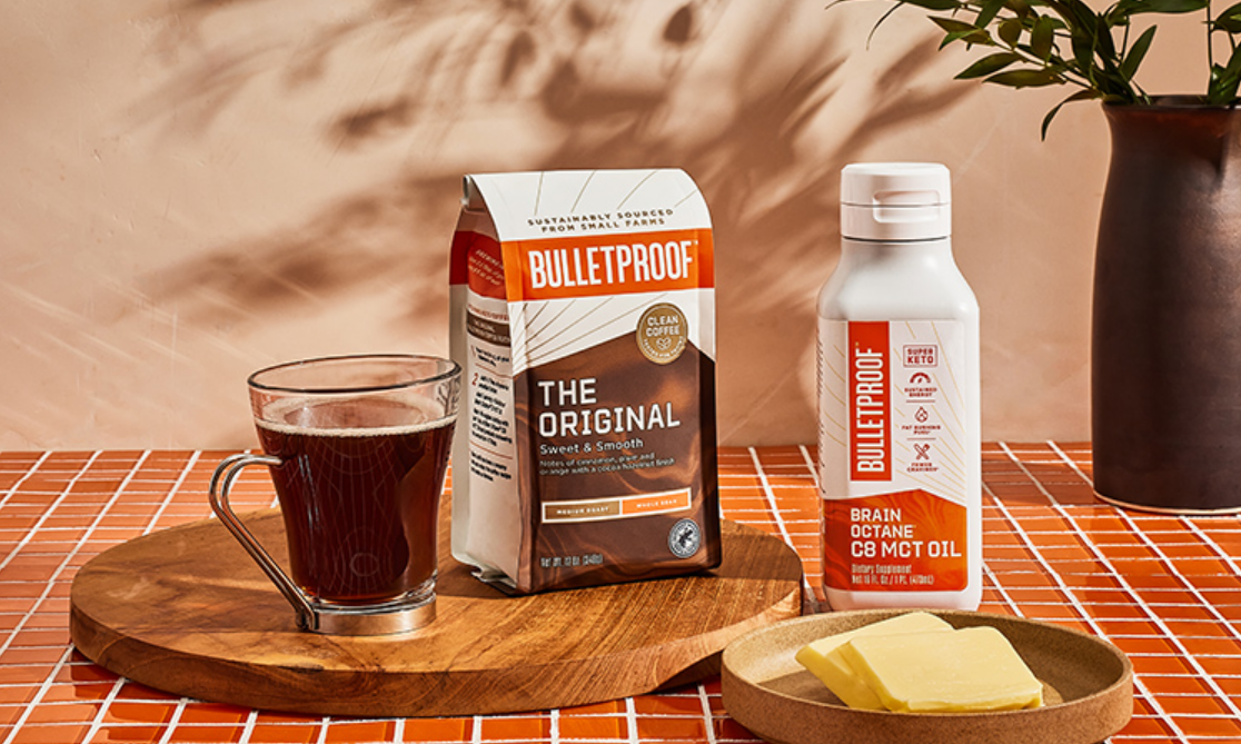 Bulletproof coffee. Буллетпруф кофе. Bulletproof Coffee рецепт. Bulletproof Coffee kkal. Buzz Bulletproof Coffee.