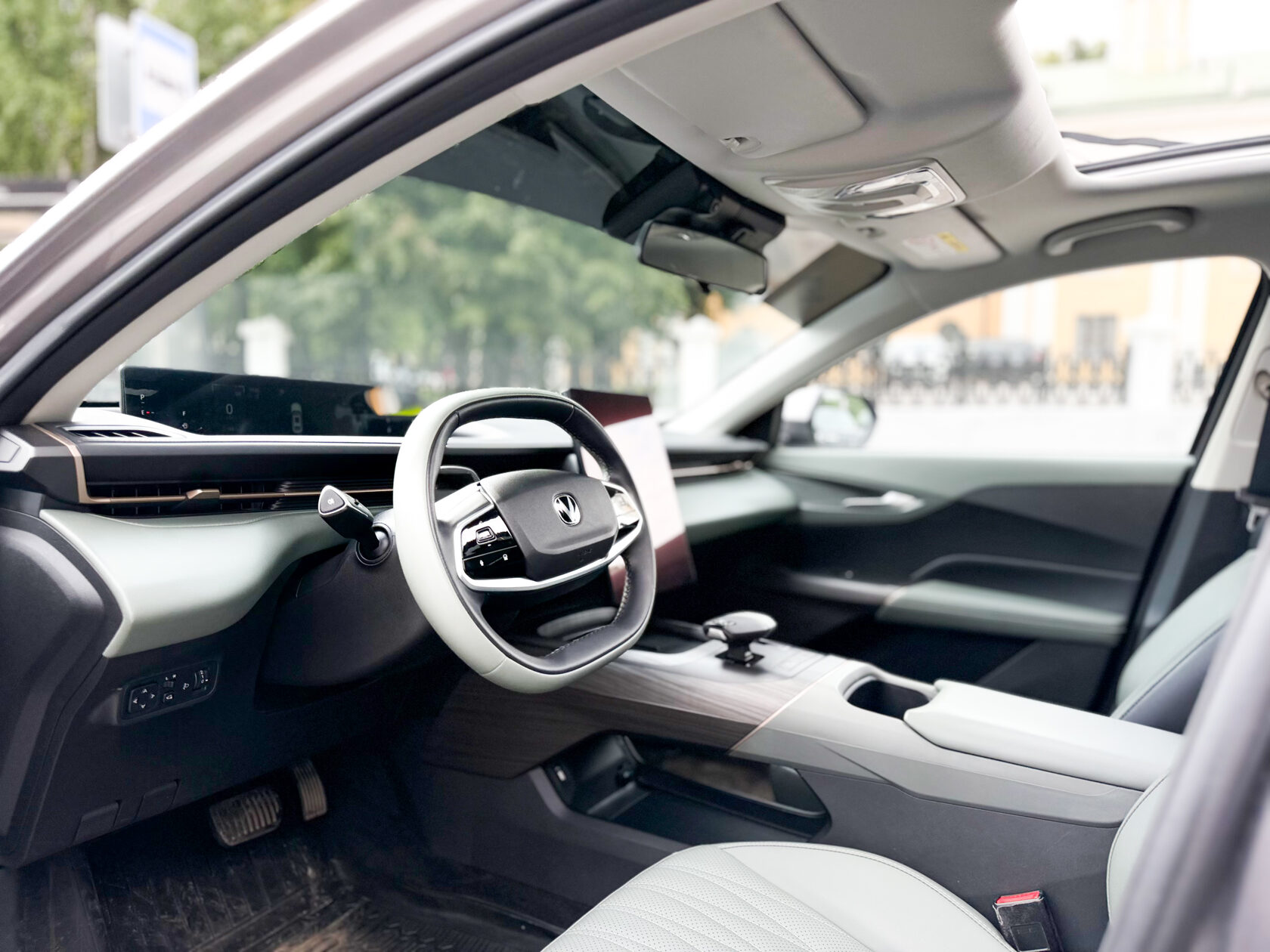 Changan Lamore interior 1