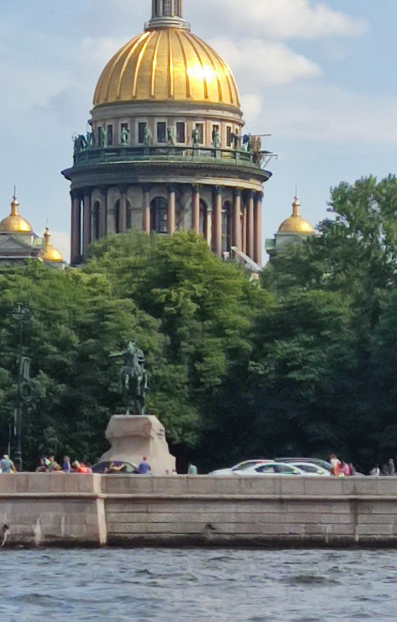 Прогулки на катере.