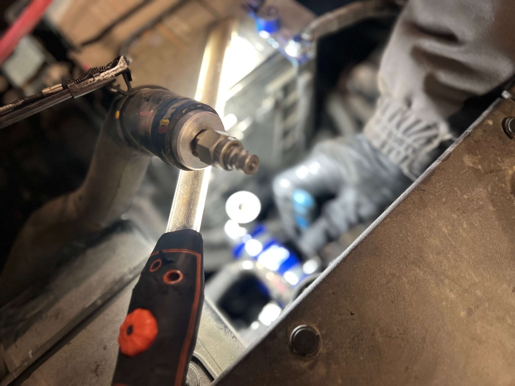 Аппаратная замена антифриза Москвич 3