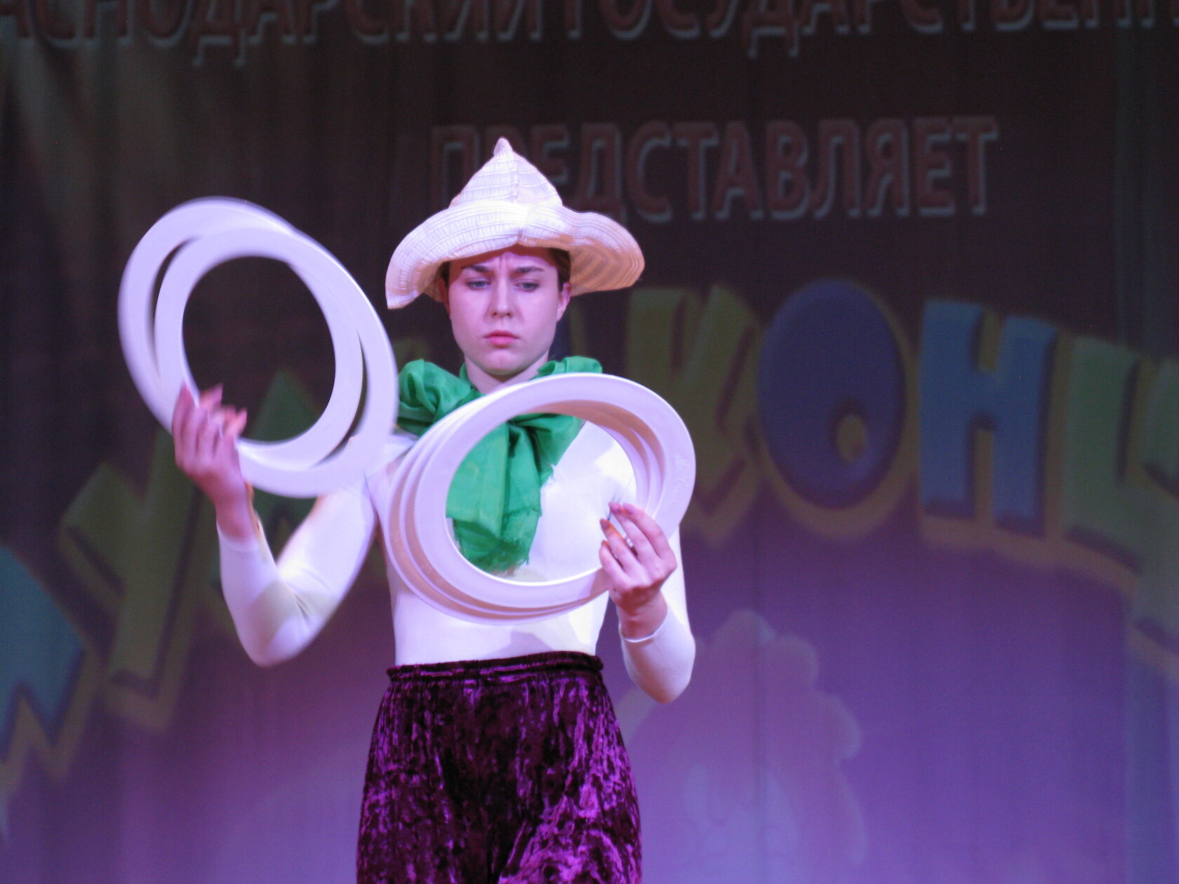 цирк театр в краснодаре. арена цирка краснодар. цирк краснодар 2021. елка в цирке краснодар. представление в краснодарском цирке.