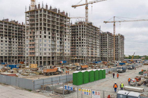 Туалетные кабины на строительной площадке