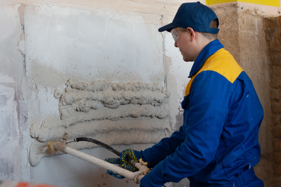 Штукатур; лицювальник-плиточник; маляр