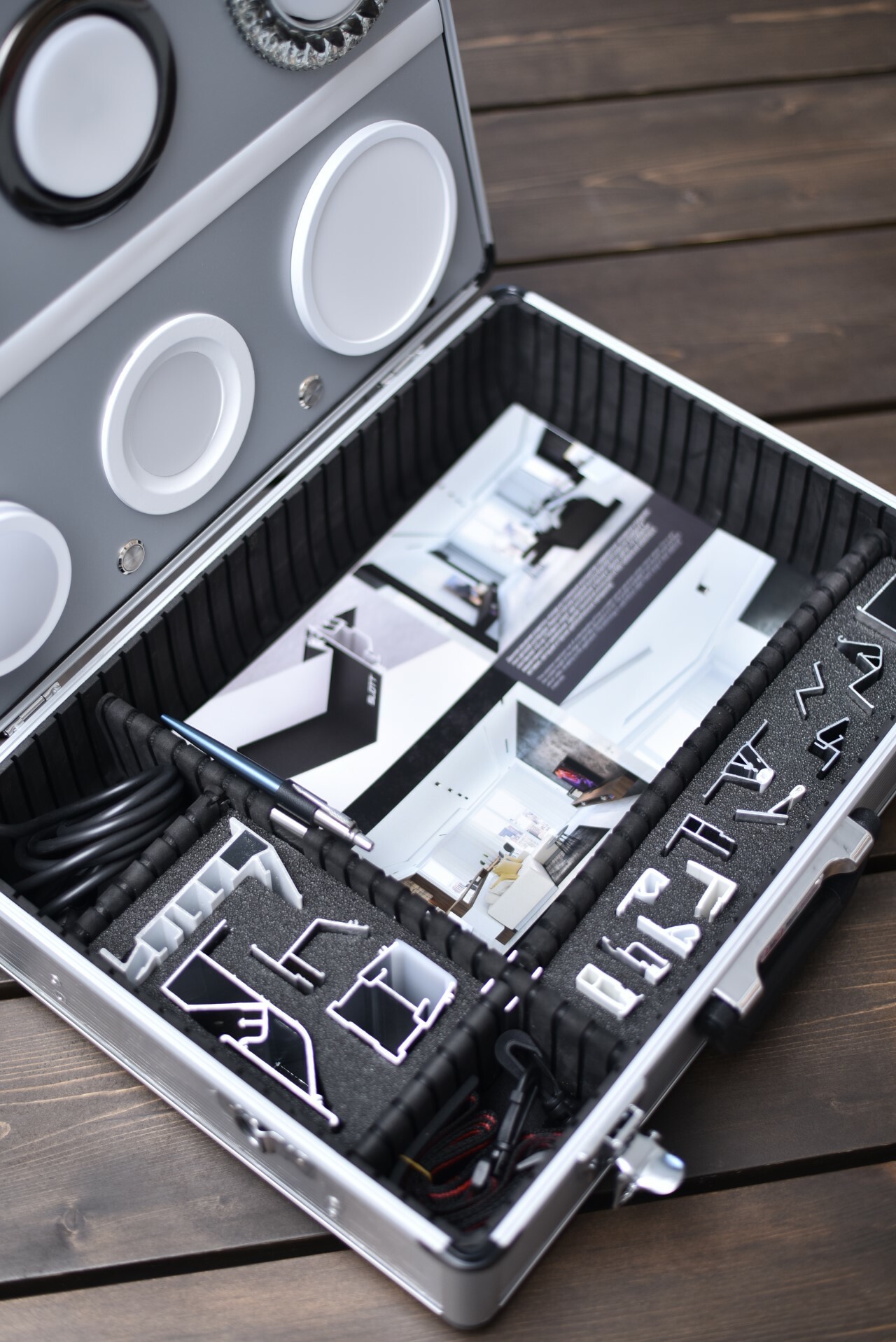 содержимое автомобильной аптечки. комплектация айфон xr 2020. айфон 11 комплектация в коробке. комплектация айфон 11. айфон 11 комплектация 2021.