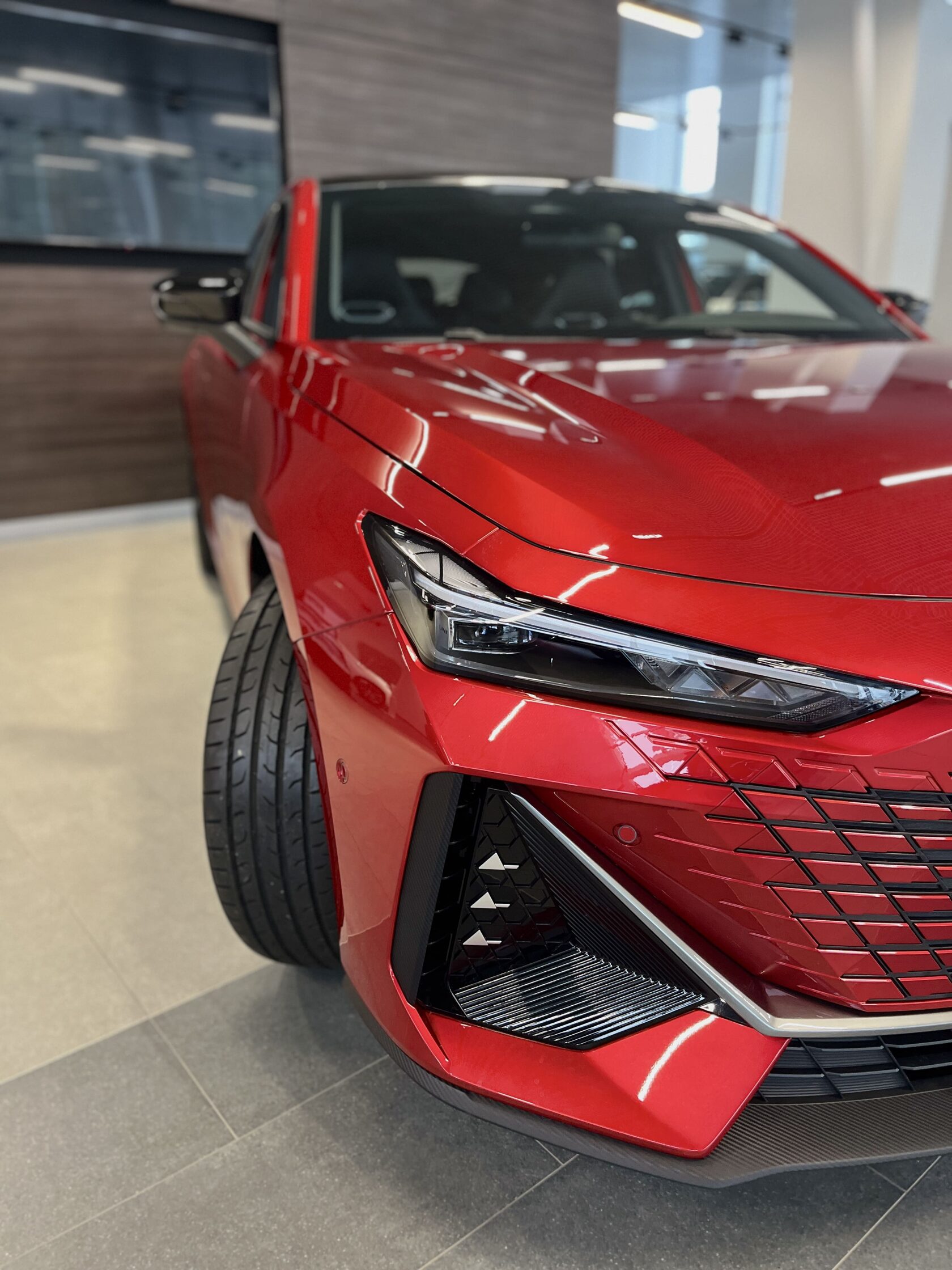 UNI-V Red