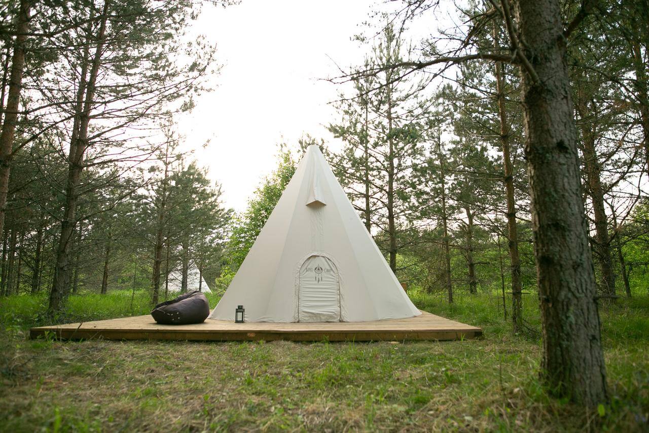 Глэмпинг в ленинградской. Глэмпинг Boho Camp. Глэмпинг на Ладожском озере. Глэмпинг Ладога. Глэмпинг Ладога Карелия.