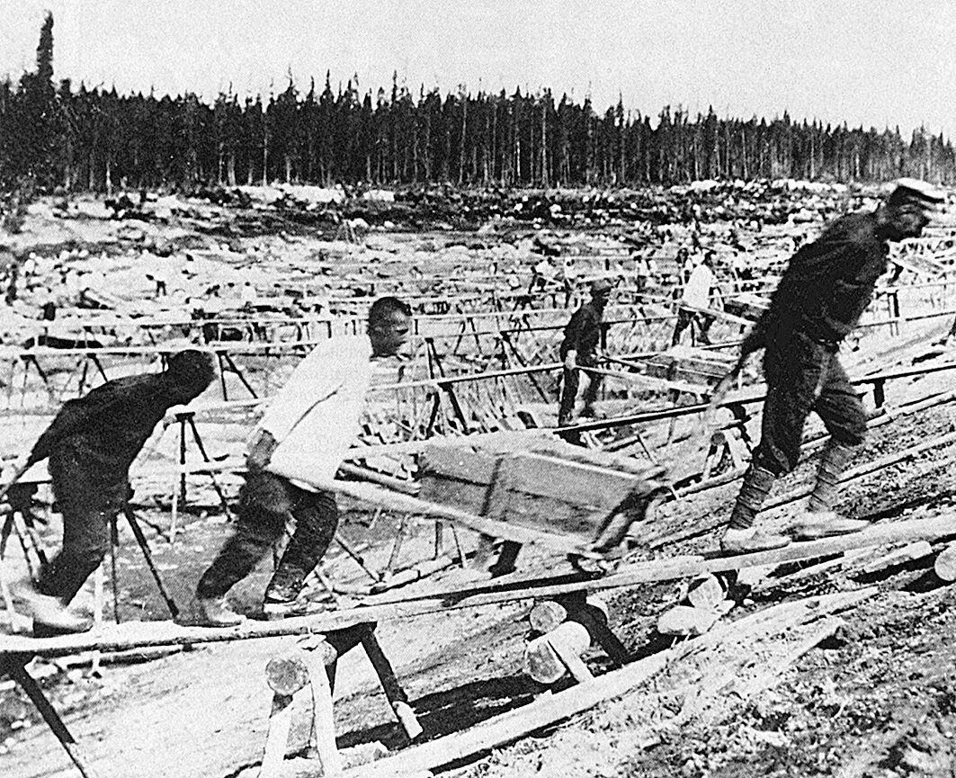 Заключенные на строительстве Беломоро-Балтийского канала