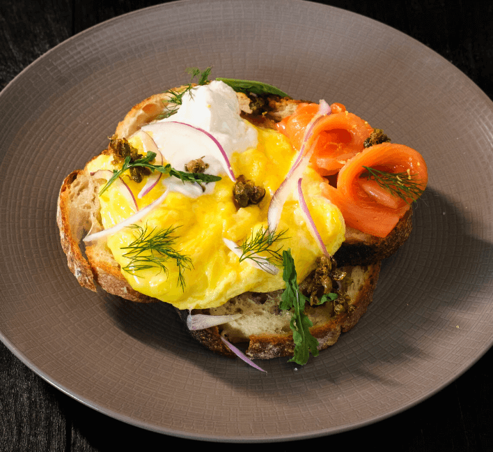 Scrambled egg with salmon