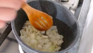 Приготовление томатного крем-супа со сливками: шаг 4