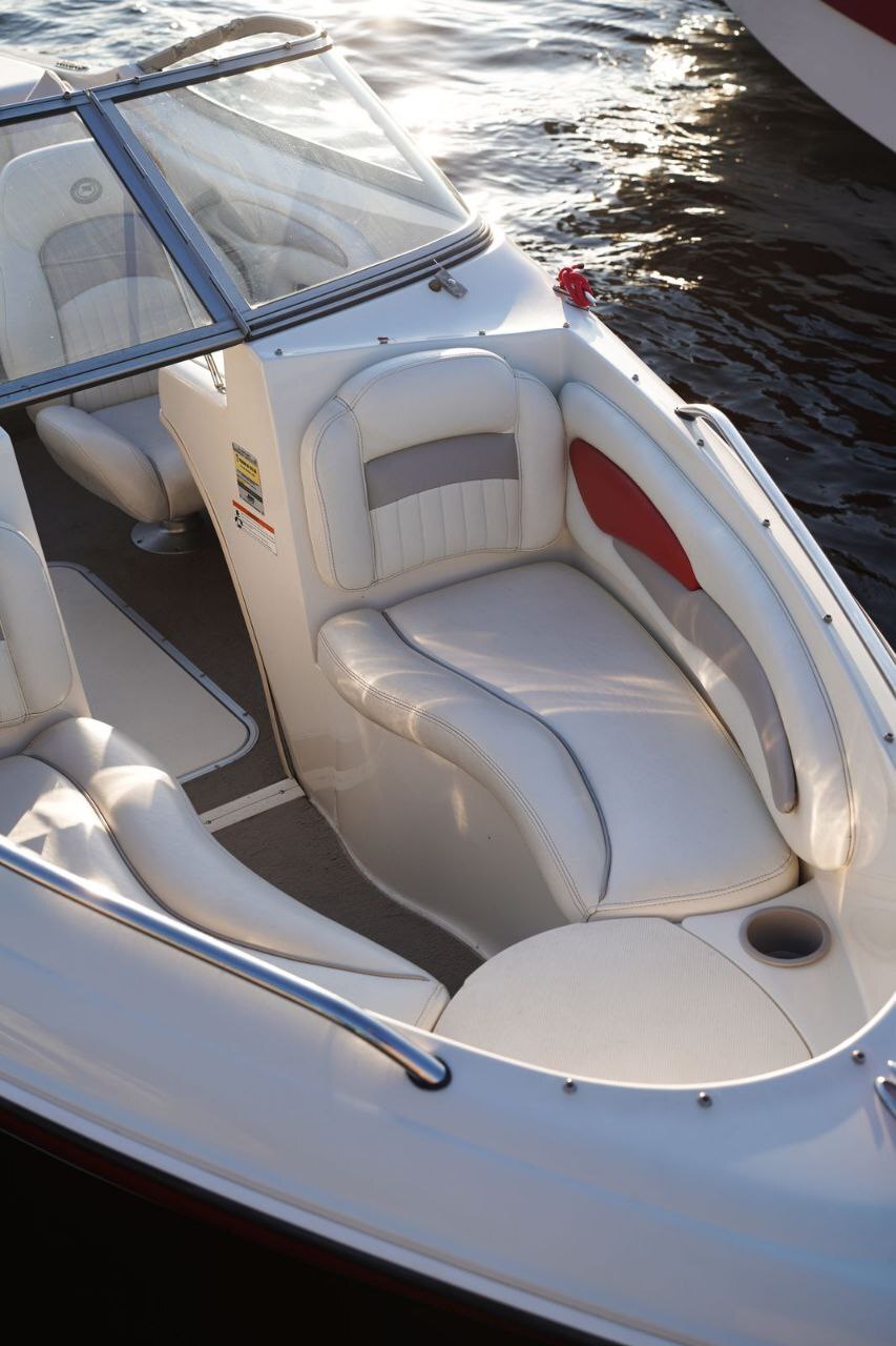 Открытый нос катера Stingray