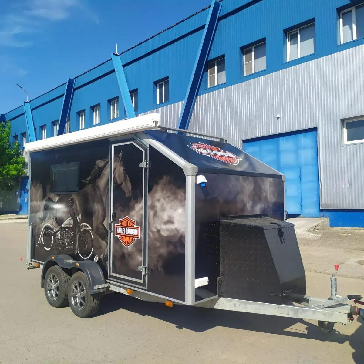 Прицеп кемпер Lotus Caravans