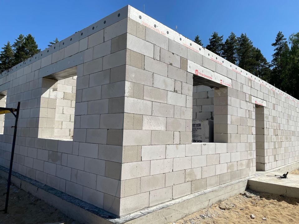 готовая стена из газобетонных блоков