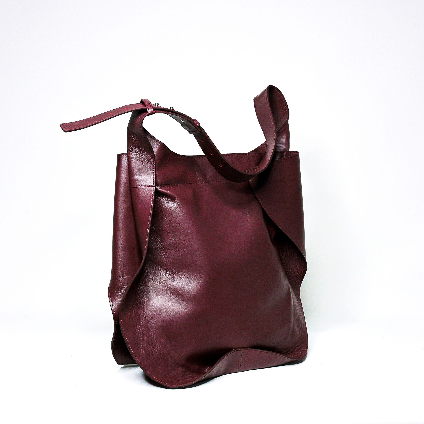 объемная дизайнерская сумка Wave тоут бордового цвета из натуральной кожи премиум качества