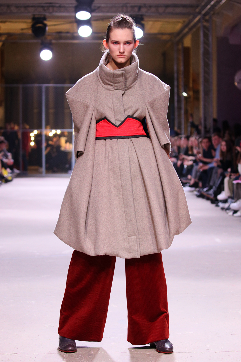 Zetwix дизайн интерьера. Reda московские дизайнеры. Март дизайнер. Март дизайнер. Цветы в интерьере квартиры.