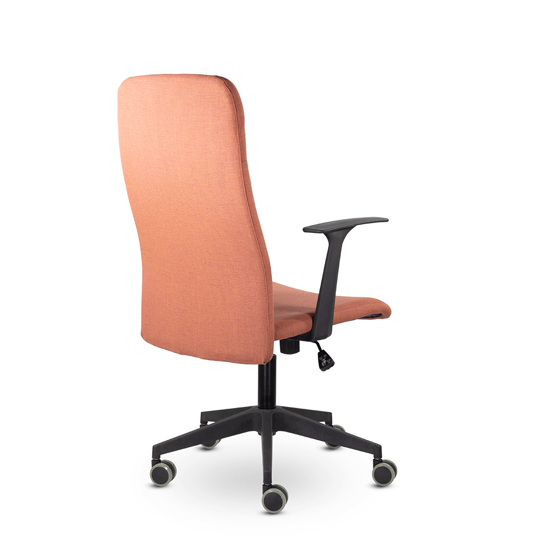 Кресло для работы за компьютером в офисе и дома