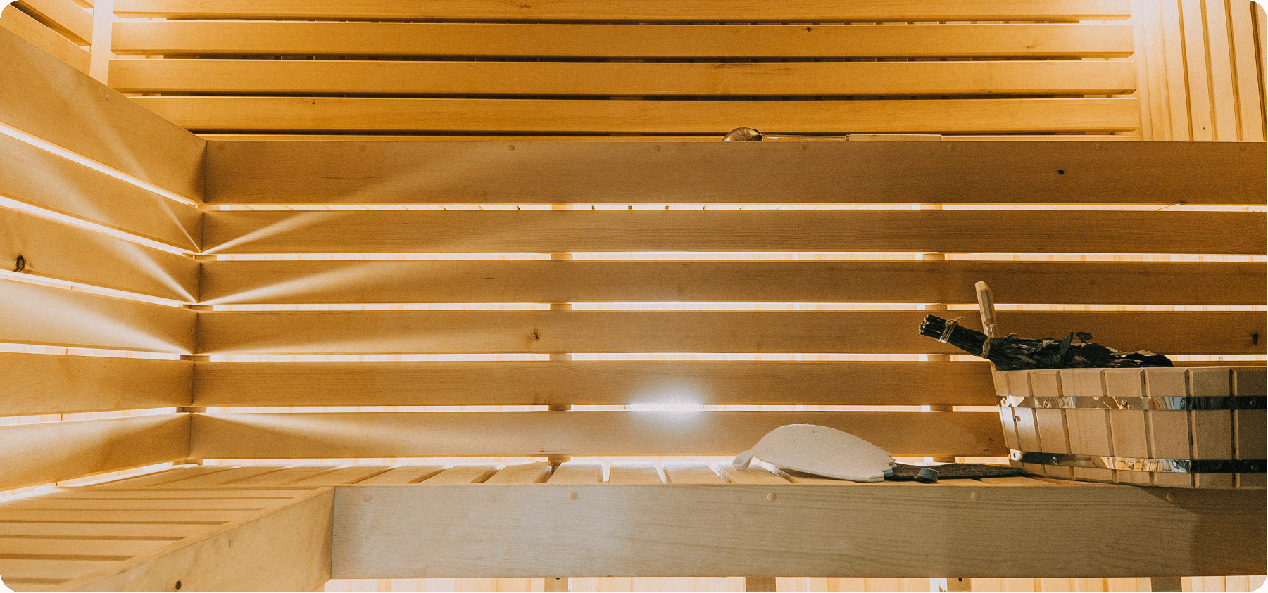 Как попариться веником без посторонней помощи?