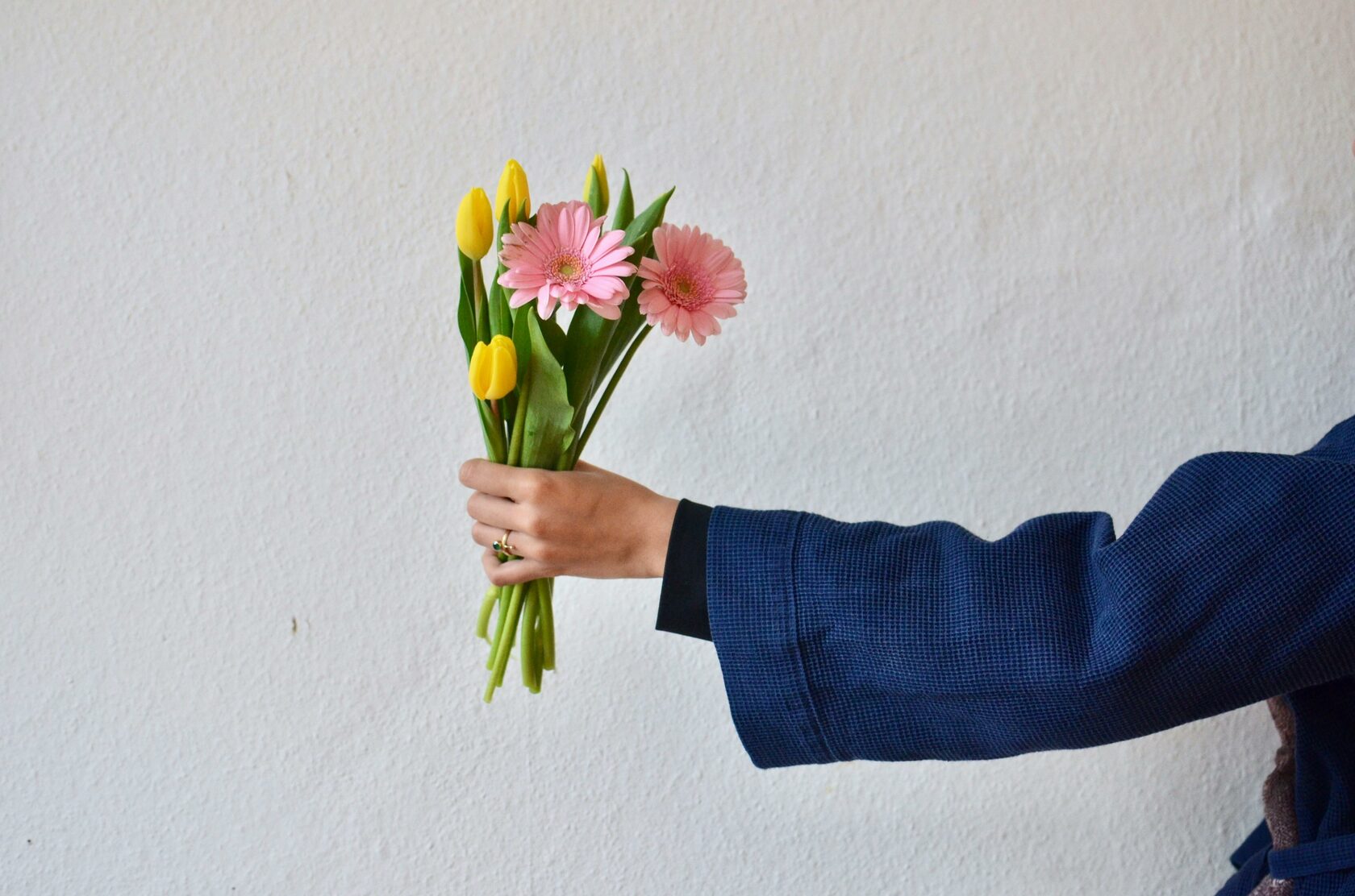 красивых идей: цветы из ткани своими руками с фото