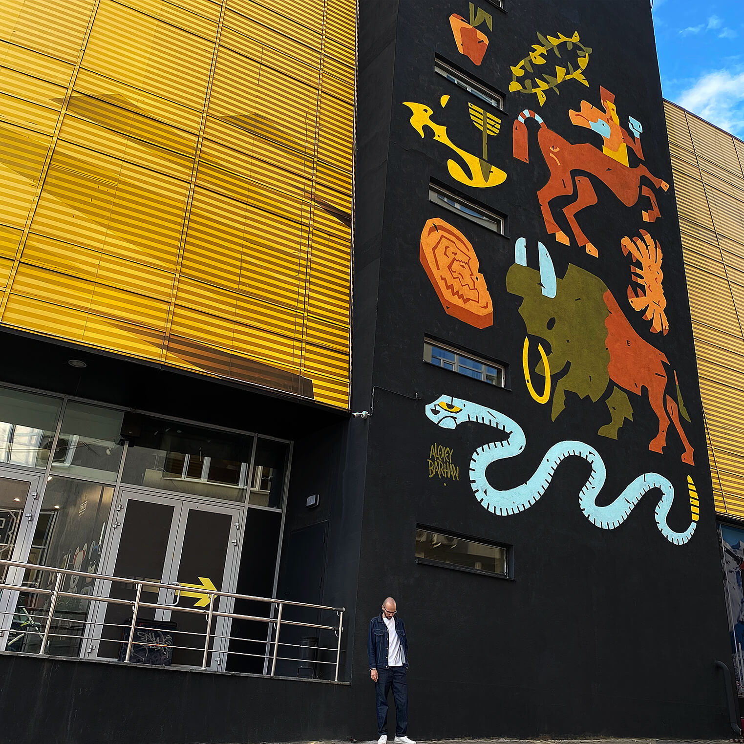 Росписи в Екатеринбурге на фестивале Стенографиия. Муралы авторства Алексея Бархана.