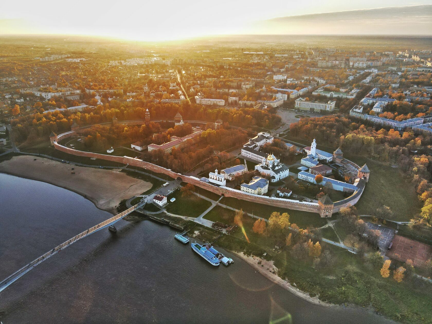 День города валдай в 2024. Валдай Великий Новгород. Новгород экскурсии. Валдай под Питером. Великий Новгород туры.