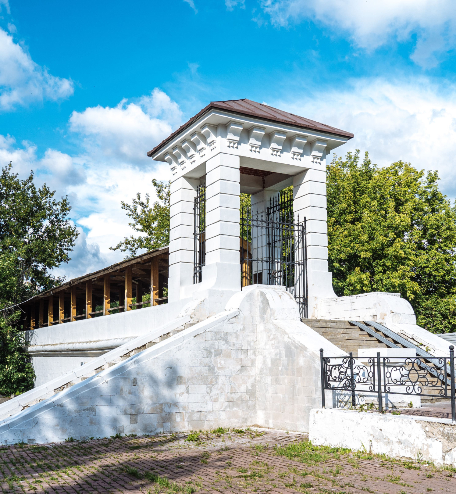 Ростокинский акведук, реконструированный в пешеходный мост