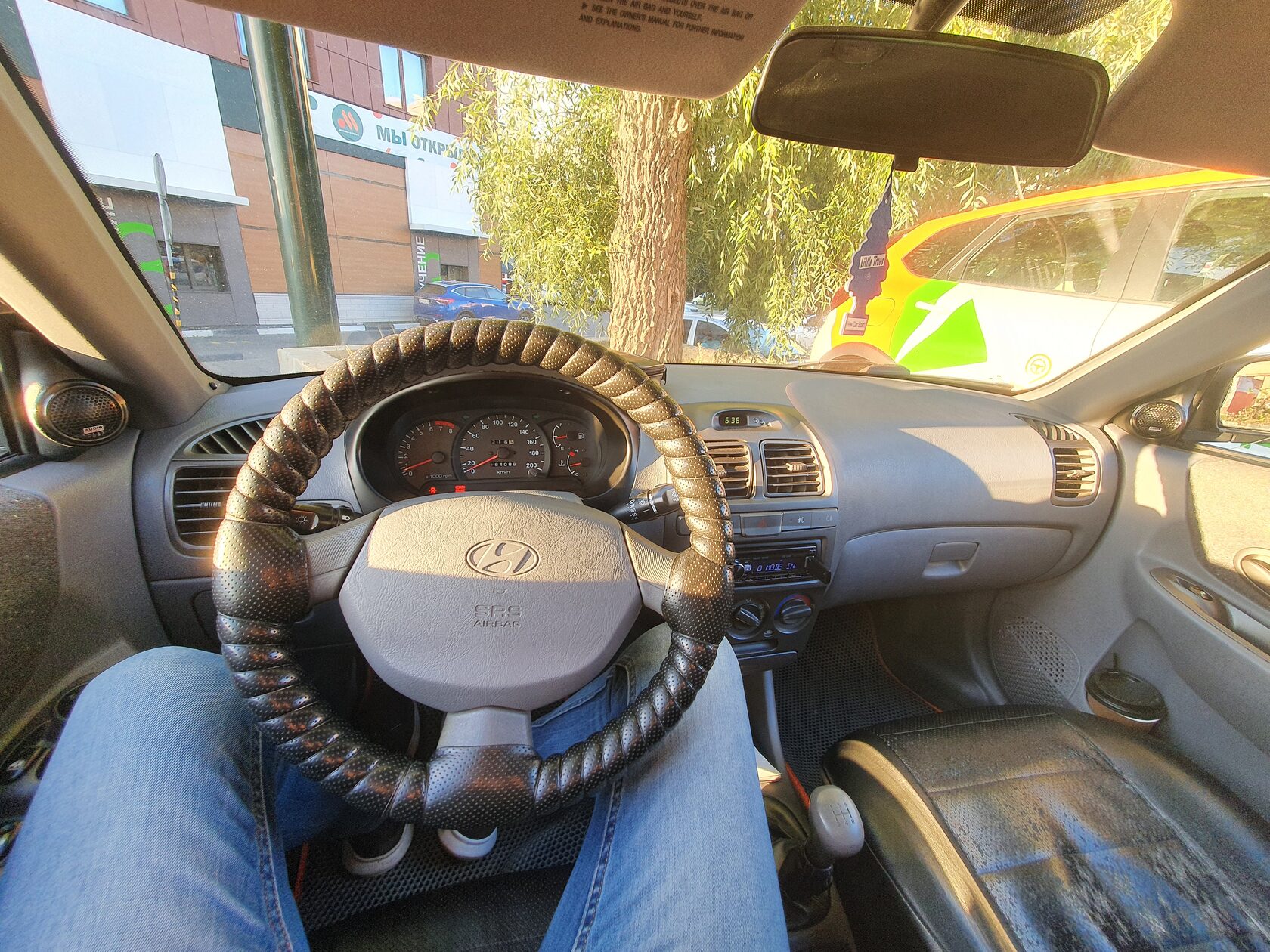 установка атвозвука Hyundai Accent 2