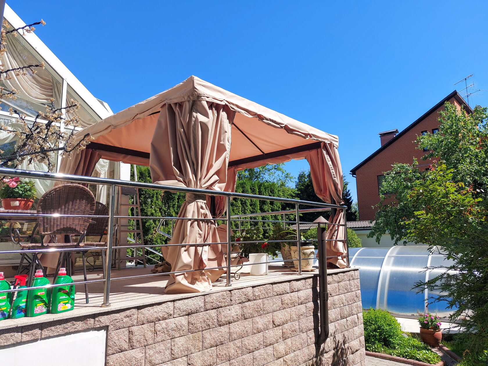 Пошив уличных штор для беседки, веранды или качелей