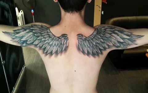 Красивые тату крылья на спине у девушек (64 фото)