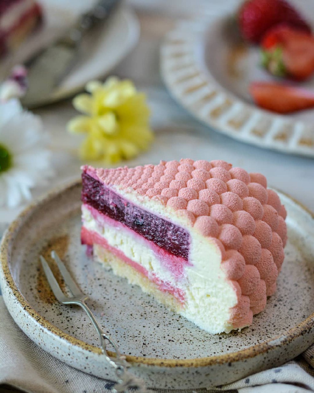 Это не совсем обычный бисквит! Спонж-кейк представляет собой очень порист | Instagram