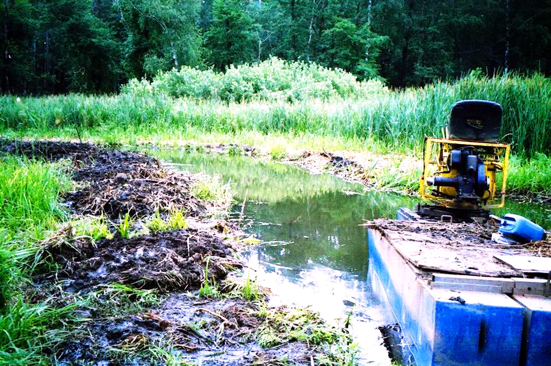Экологическая очистка воды. Восстановление водоёмов после геологических работ. Чурилиха река в Москве.