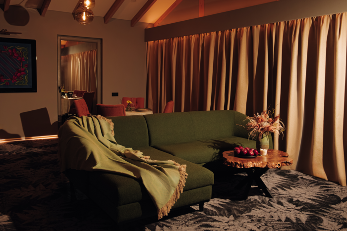 Отель Шамбала 5 звёзд — шале люкс на берегу Катуни, курорт Сибирская монета, Алтай