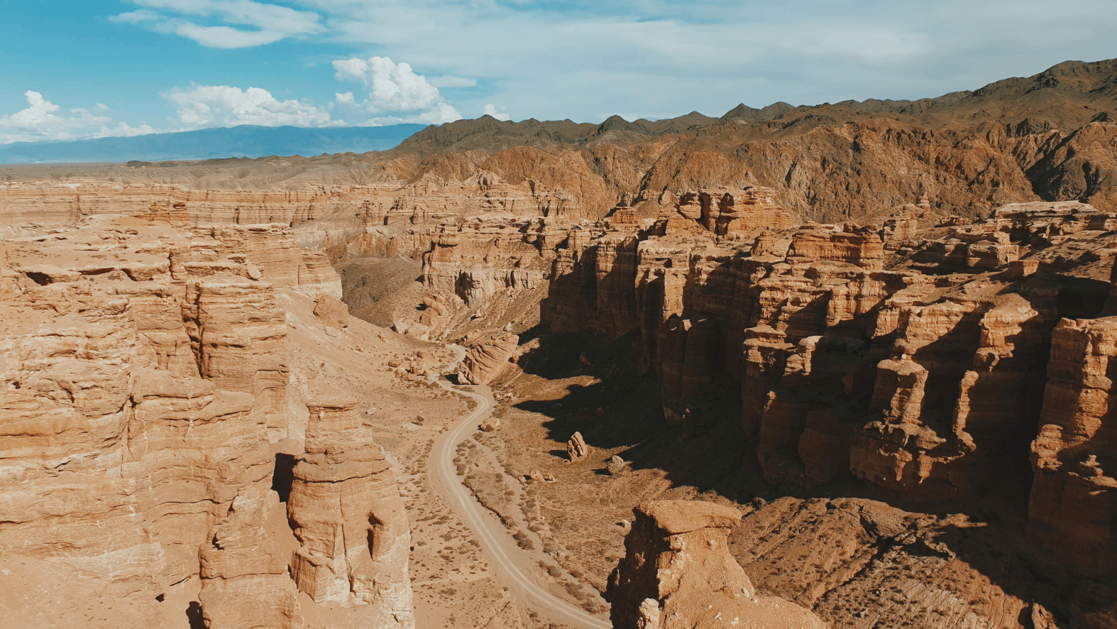 Charyn Canyon. National park tips and descriptions - SUV Tours blog