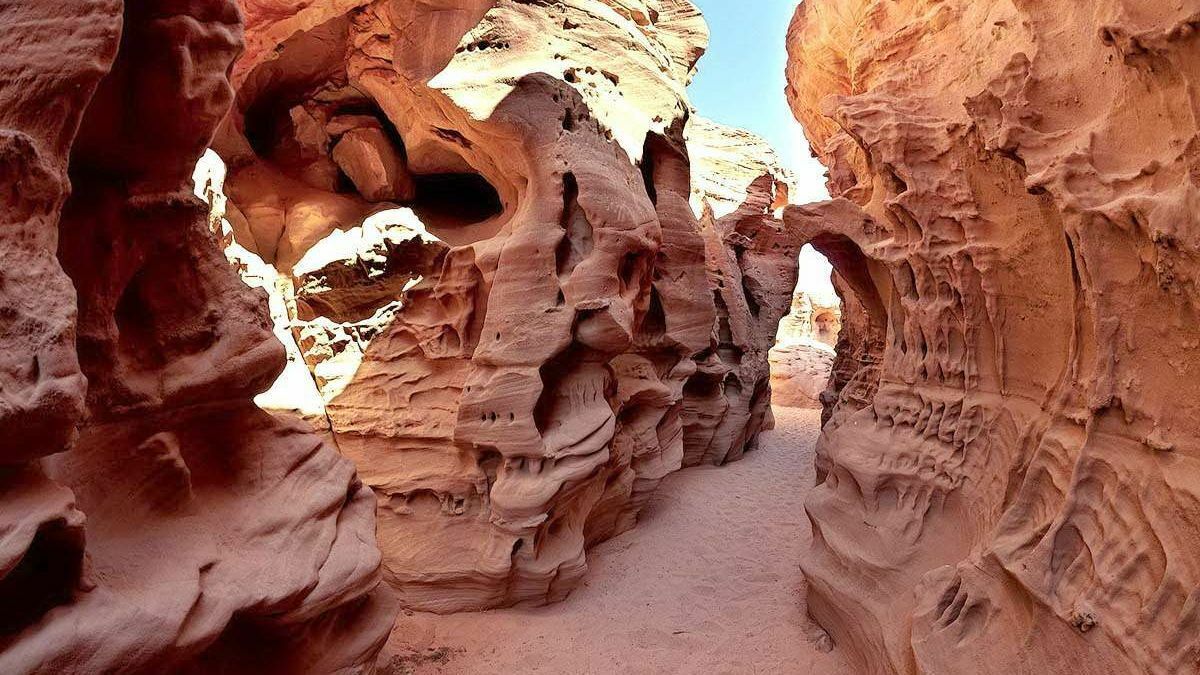 Цветной каньон Шарм-Эль-Шейх. Шарм-Эль-Шейх каньон красный. Цветной каньон в Египте. Каньон Салама Египет Шарм-Эль-Шейх. Каньон шарм эль шейх