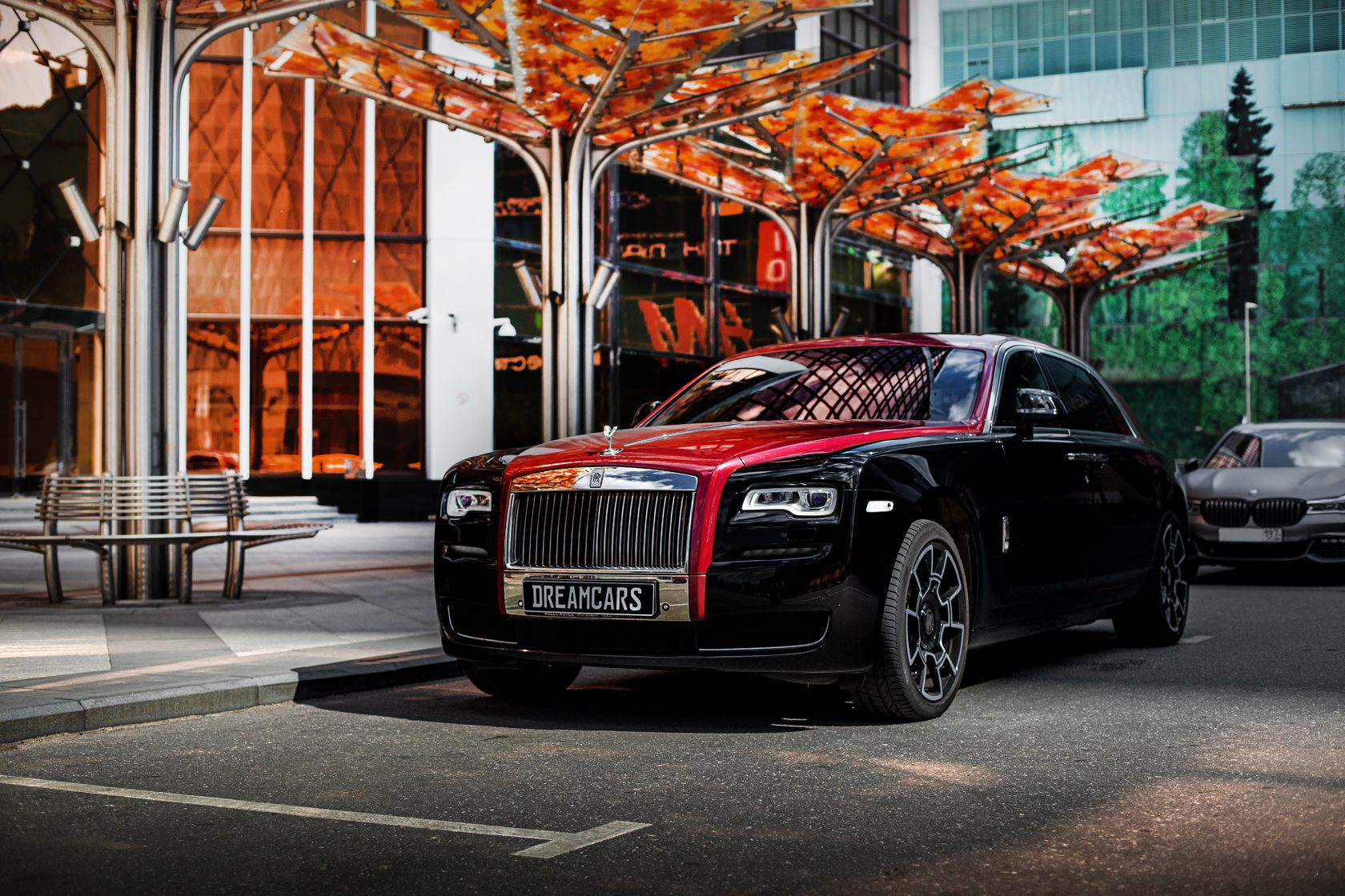 Ролс. Роллс Ройс в Москве. Rolls Royce Ghost Москва. Rolls Royce Ghost 2022 Москва. Rolls Royce Ghost 2022 в России.