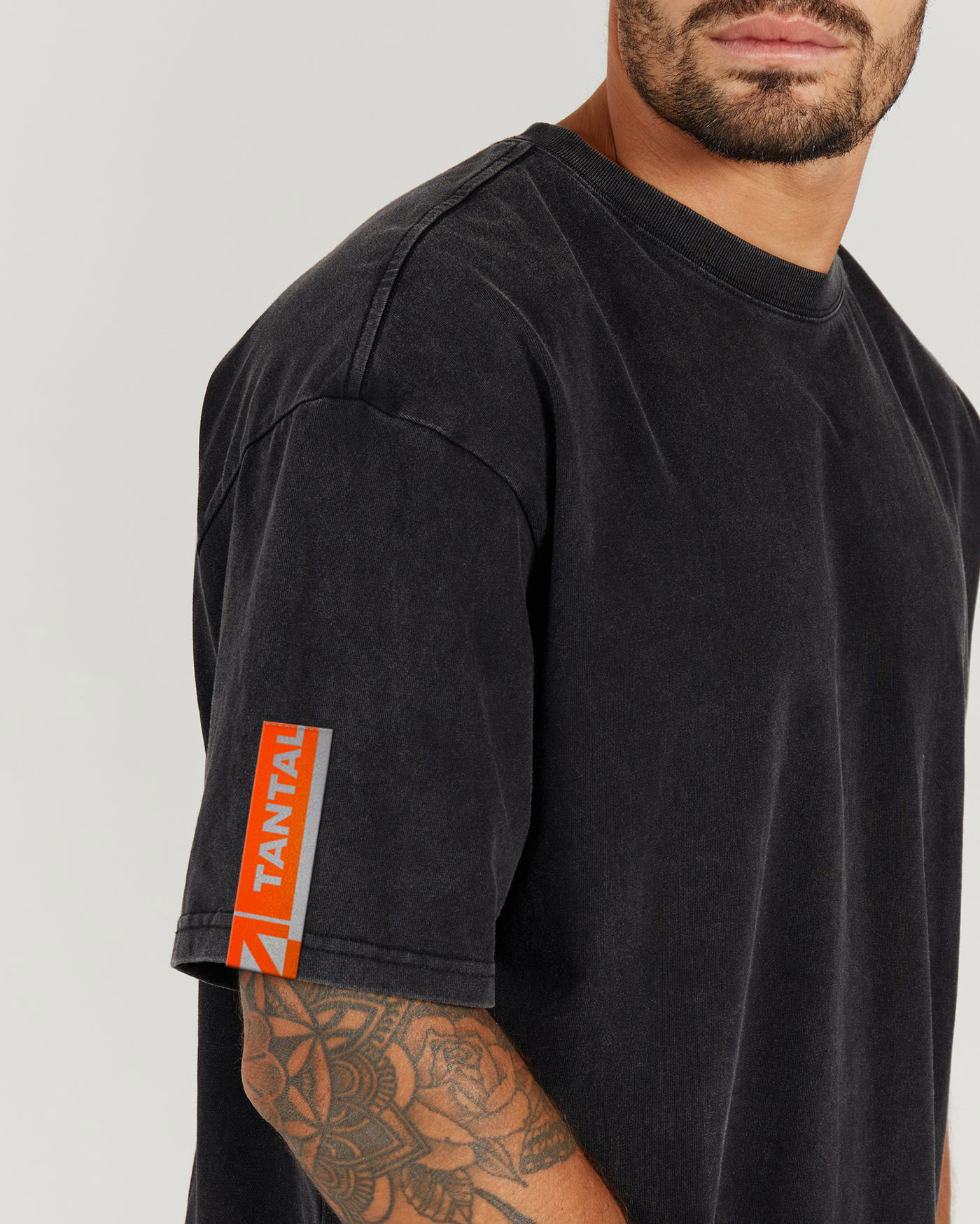 Разработка фирменного стиля продавца запчастей для спецтехники