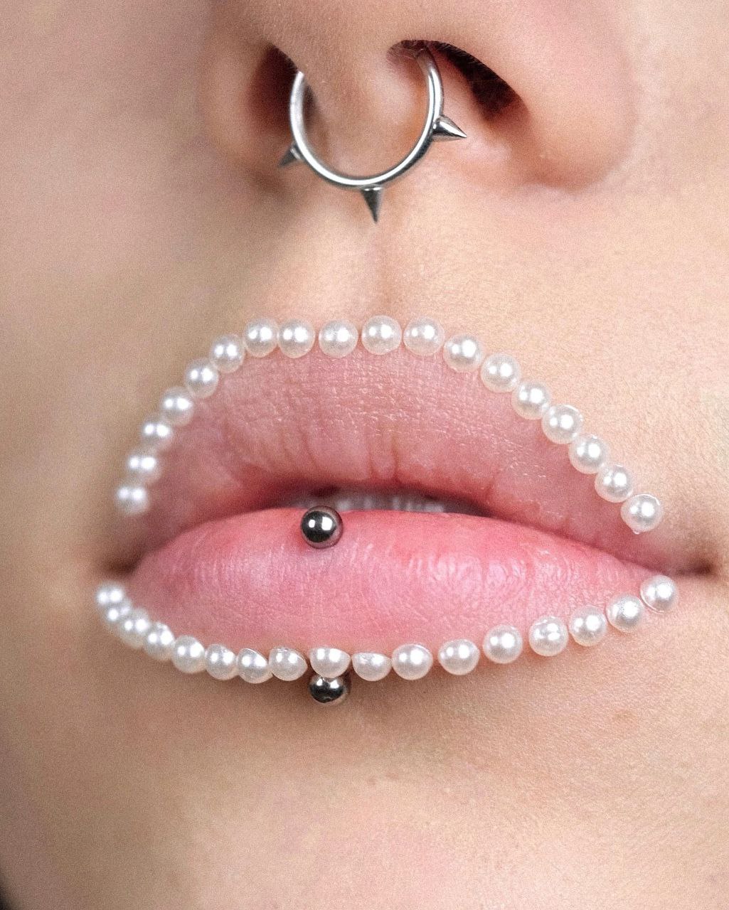 Аккуратный вертикальный лабрет