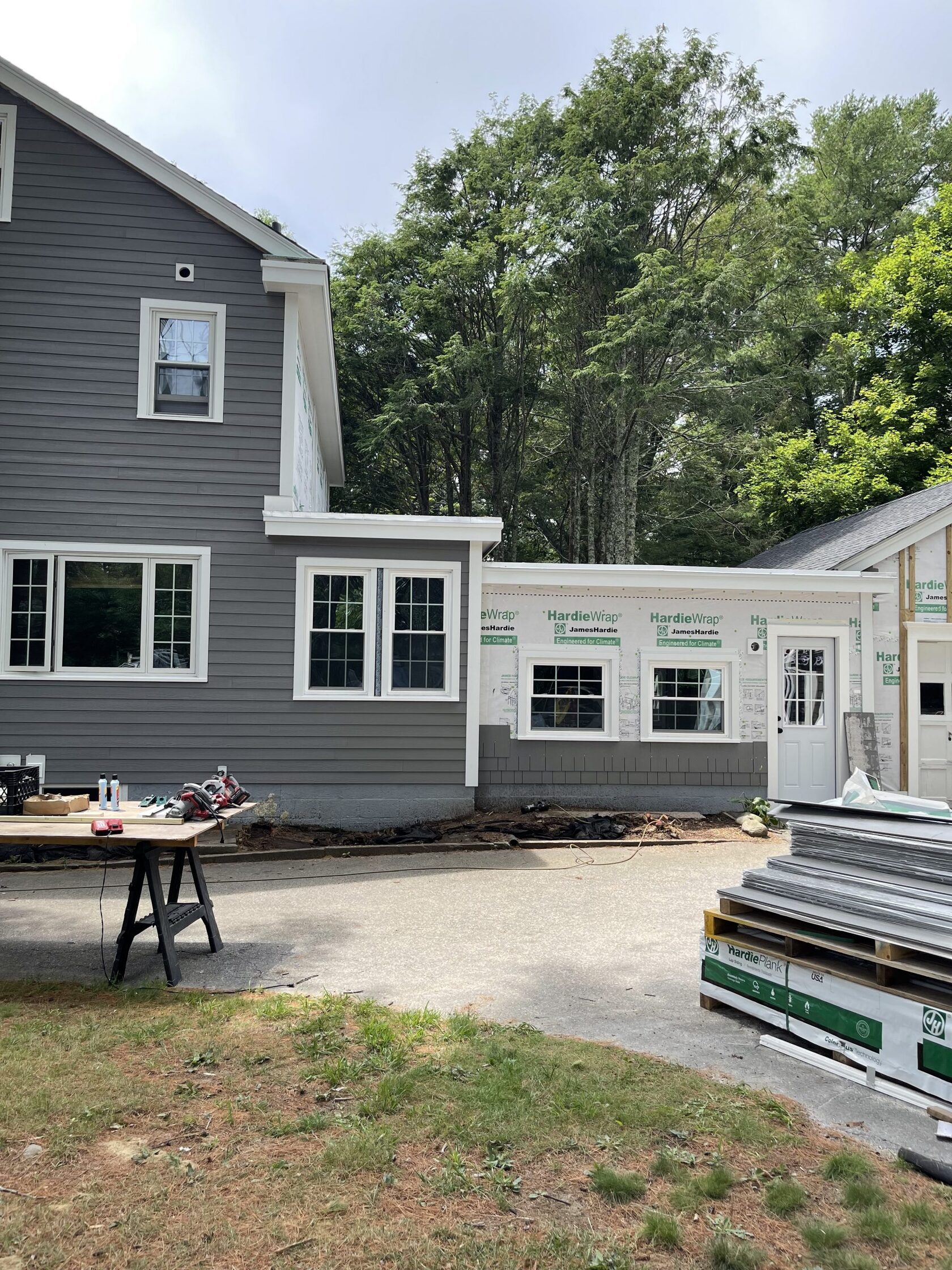 James Hardie vs Vinyl Siding: Which Is Better for Portland Homes