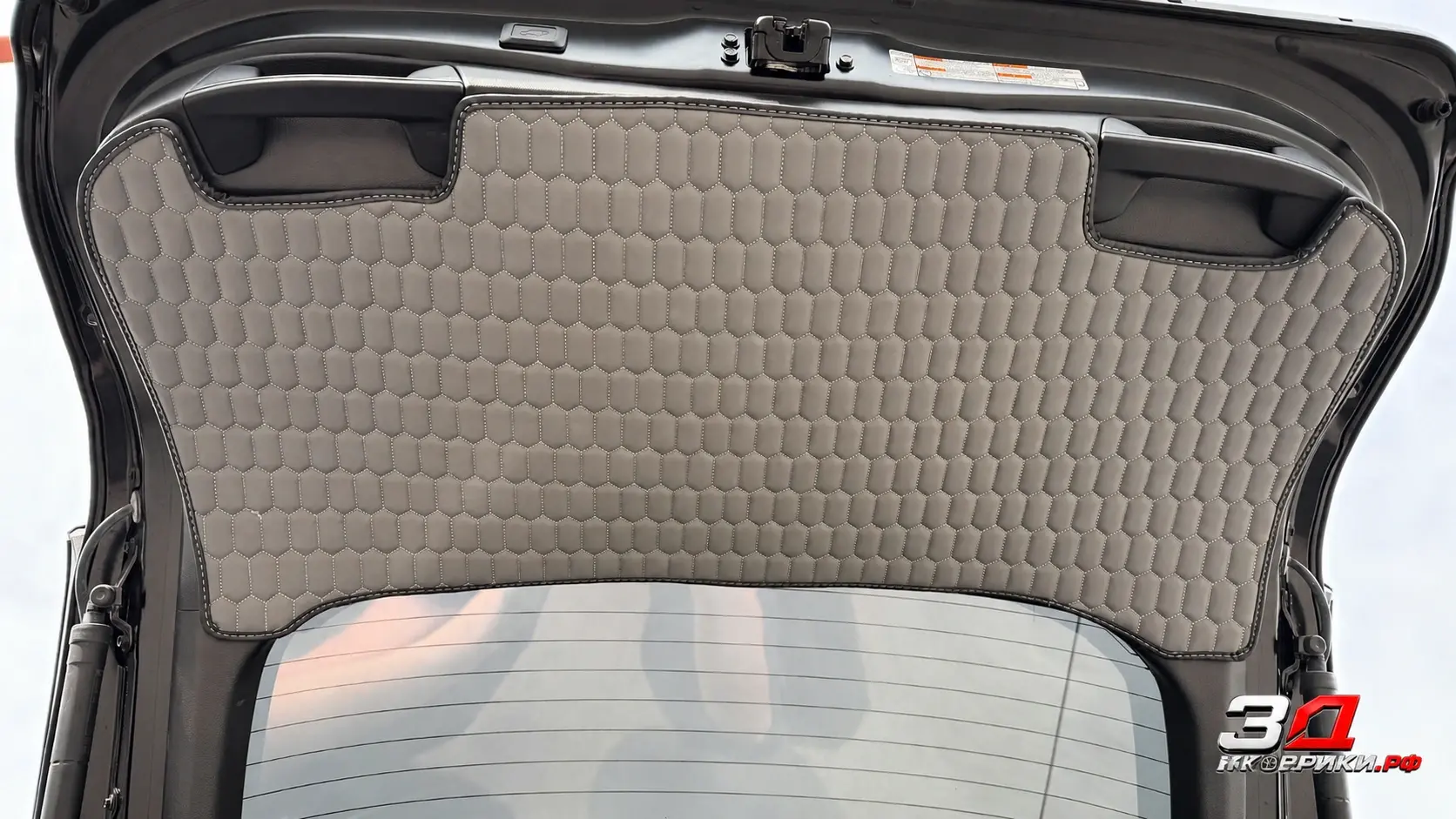 3D коврики RAV4, форма коврика и крепления