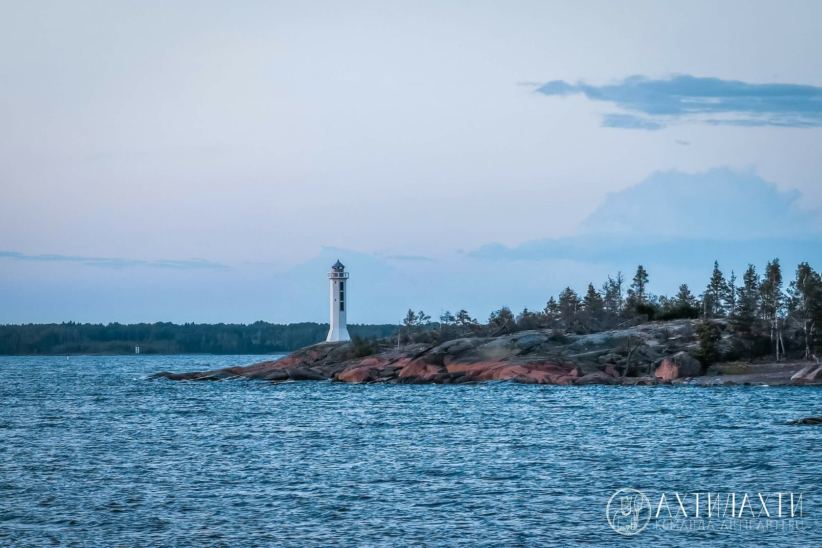 Маяк поворотный выборг. Острова в выборгском заливе. Остров вихревой в выборгском заливе. Остров крепыш в выборгском заливе. Маяк поворотный выборг.