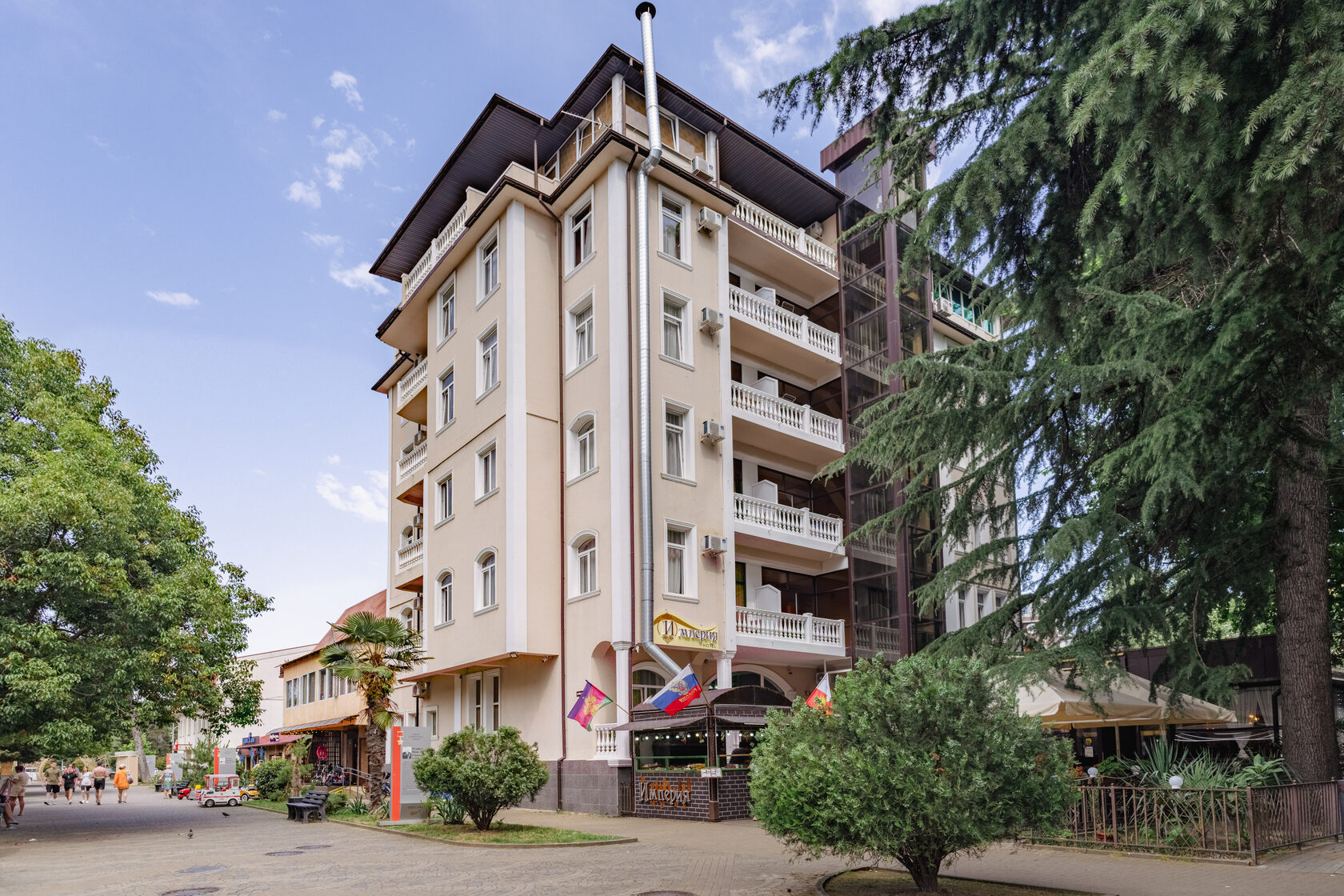 Интерьер лобби отеля VIVA HOTELS
