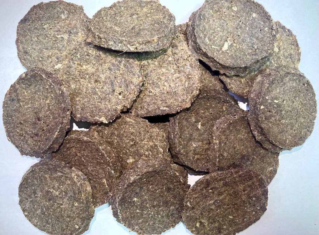 Лакомство для собак - рубец сушёный, нарезка в виде печенек