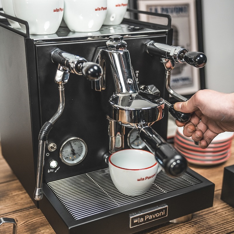 Machine à Espresso Nuova Simonelli Musica – Occasion – Nettoyée, Avec Marques D'usage