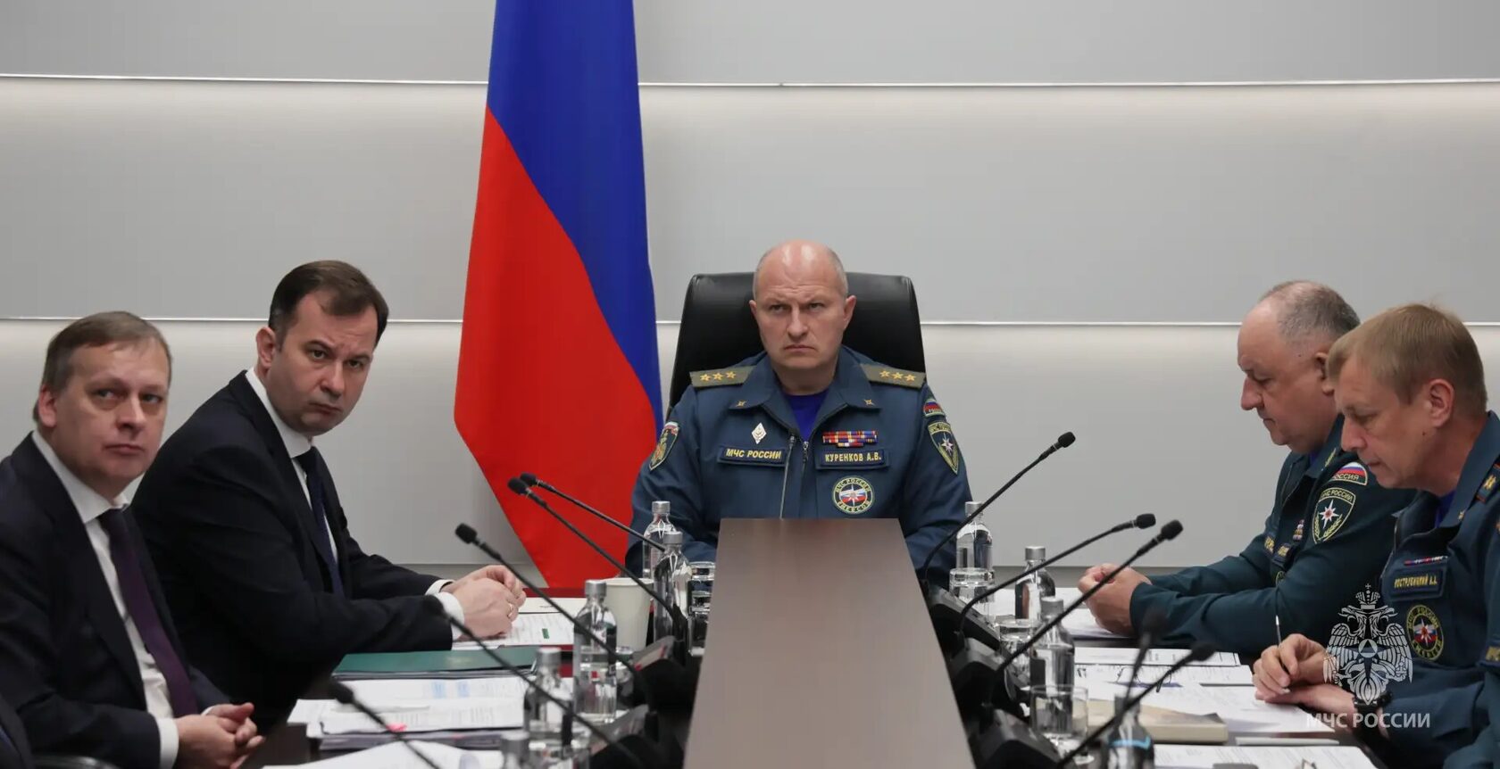 Александр Куренков на заседании МЧС России по ликвидации последствий паводков, обсуждение мер поддержки пострадавших и оценки ущерба