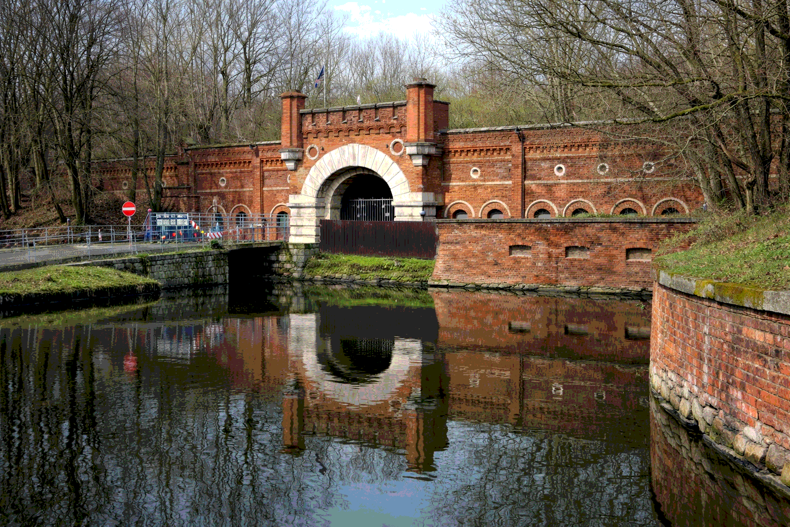 Крепость Пиллау в Балтийске: вход и бастионы