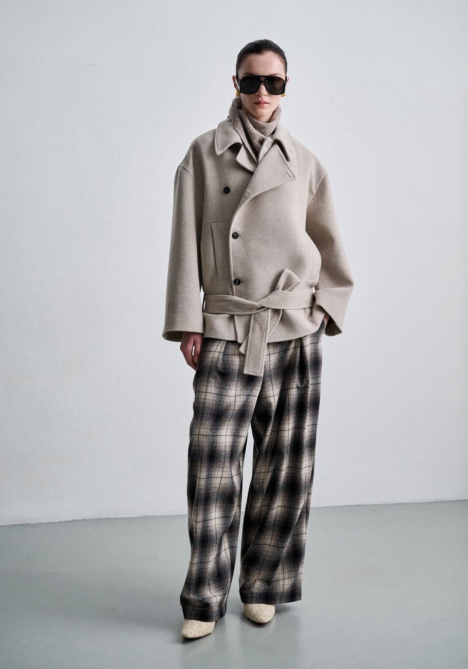 SU: sand jacket and wide checked trousers