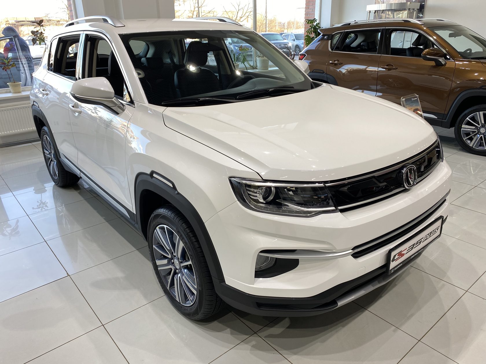 Changan hunter plus отзывы. Changan cs35 Plus белый. Машина Changan cs35 Plus белый. Чанган 35 плюс 2021 белый перламутр. Чанган ЦС 300 + машина фото.