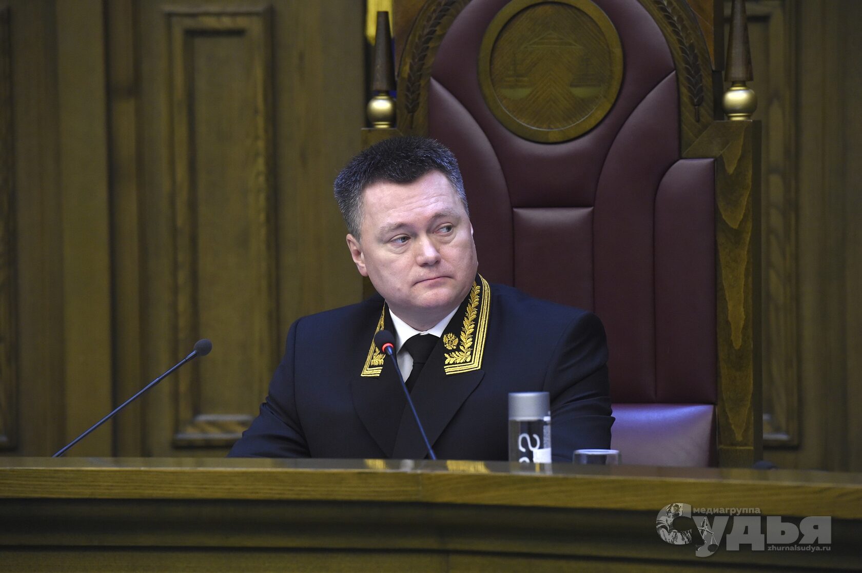 У экс-зампреда Воронежского облсуда изъяли дома и Lexus