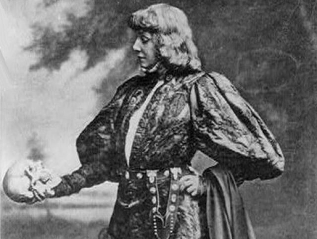 Сара Бернар в роли Гамлета в 1899 году